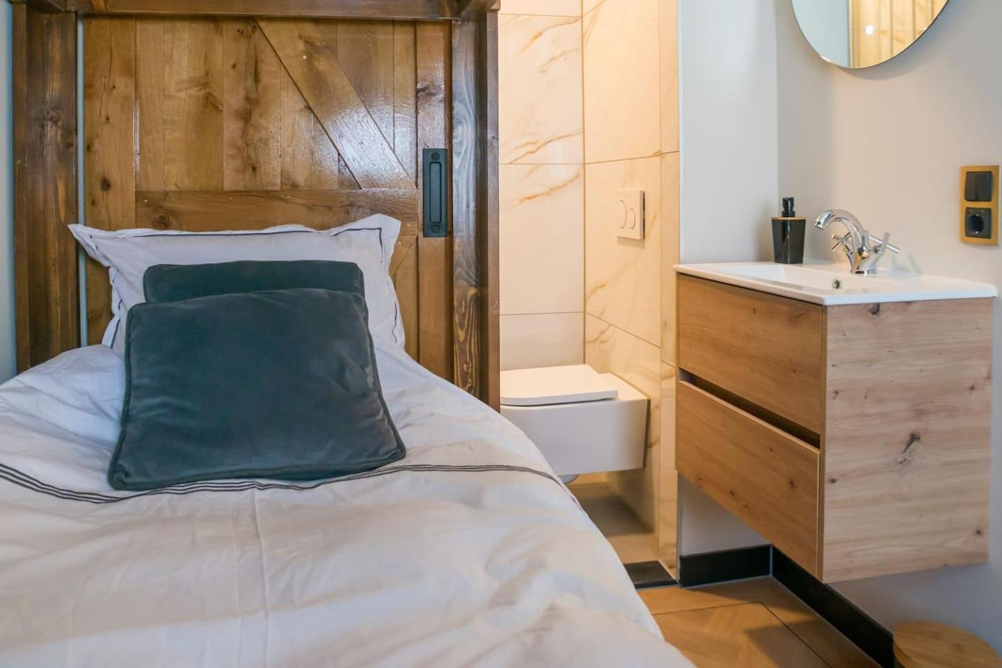 Petite Room With Wifi, Ac, And Shared Kitchen Tilburg Exterior foto