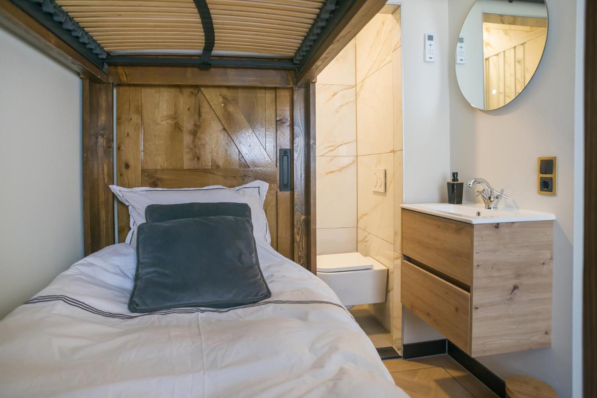 Petite Room With Wifi, Ac, And Shared Kitchen Tilburg Exterior foto