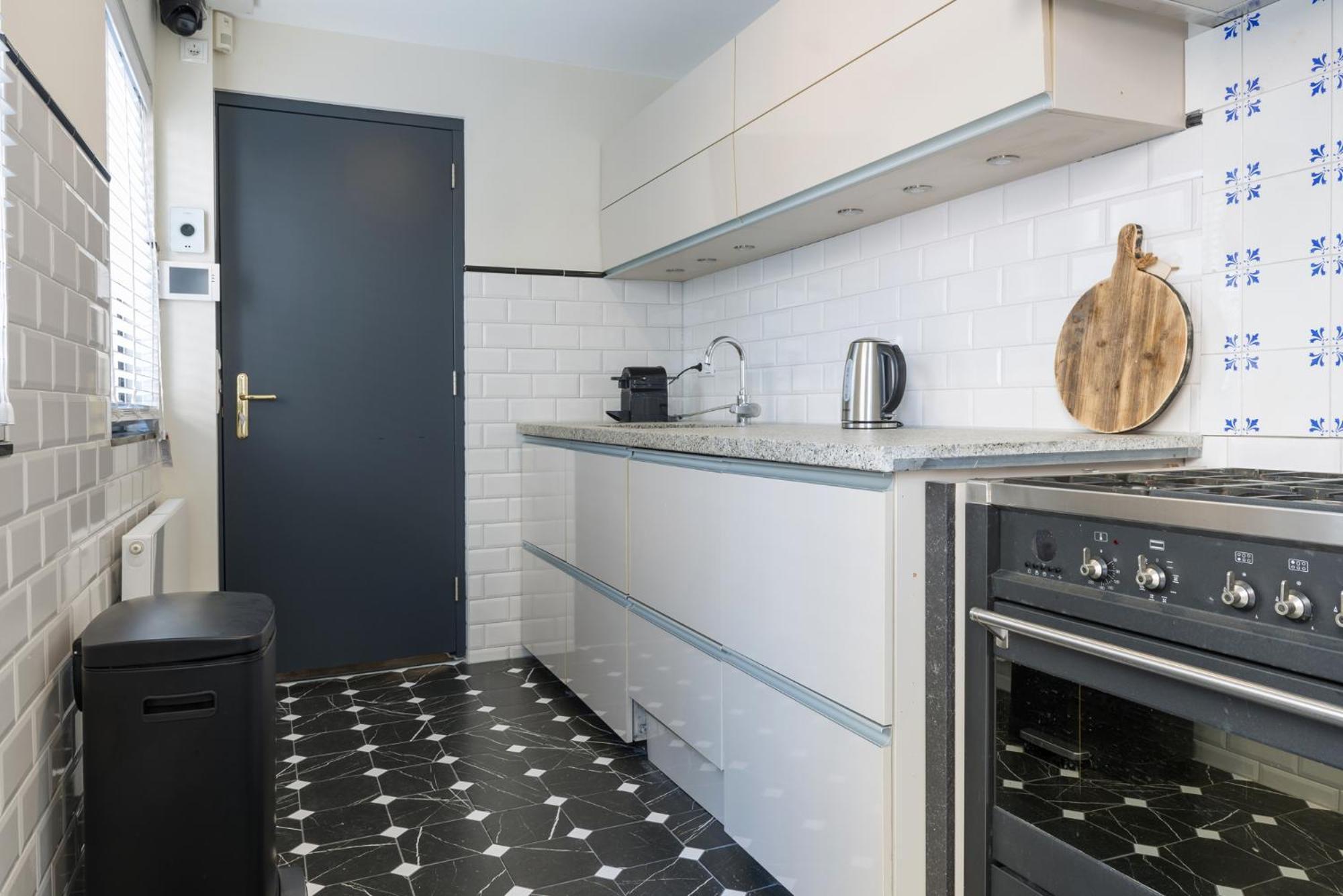 Petite Room With Wifi, Ac, And Shared Kitchen Tilburg Exterior foto